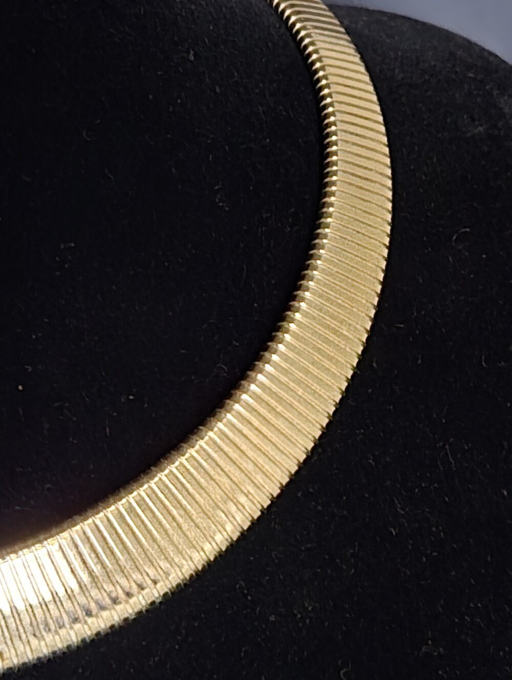 Retro Park Lane Gold-tone Faux Pearl Slide on Omega Necklace - Picture 3 of 7